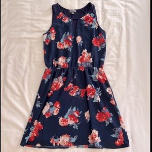 Market & Spruce floral dress size Medium, blue with red/pink flowers.